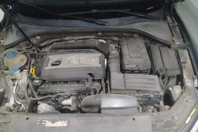 Used Volkswagen Passat 2015 1.8TSI DSG Prestige Edition Engine Bay Left