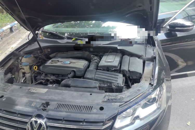 Used Volkswagen Passat 2015 1.8TSI DSG Prestige Edition Engine Bay Left