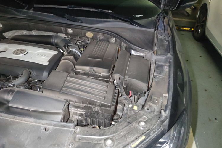 Used Volkswagen Passat 2015 1.8TSI DSG Prestige Edition Engine Bay Left