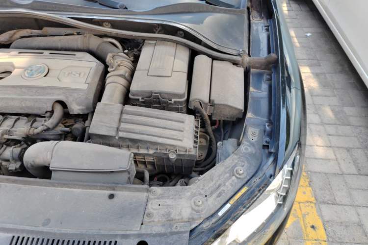Used Volkswagen Passat 2015 1.8TSI DSG Prestige Edition Engine Bay Left