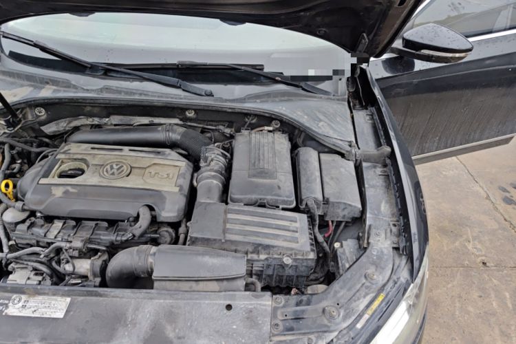 Used Volkswagen Passat 2015 1.8TSI DSG Prestige Edition Engine Bay Left