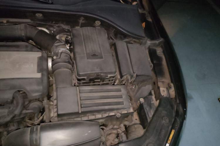 Used Volkswagen Passat 2015 1.8TSI DSG Prestige Edition Engine Bay Left