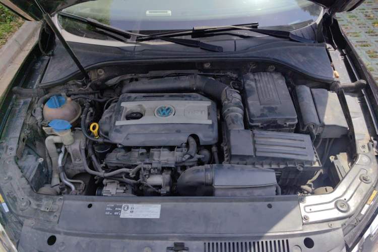 Used Volkswagen Passat 2015 1.8TSI DSG Prestige Edition Engine Bay