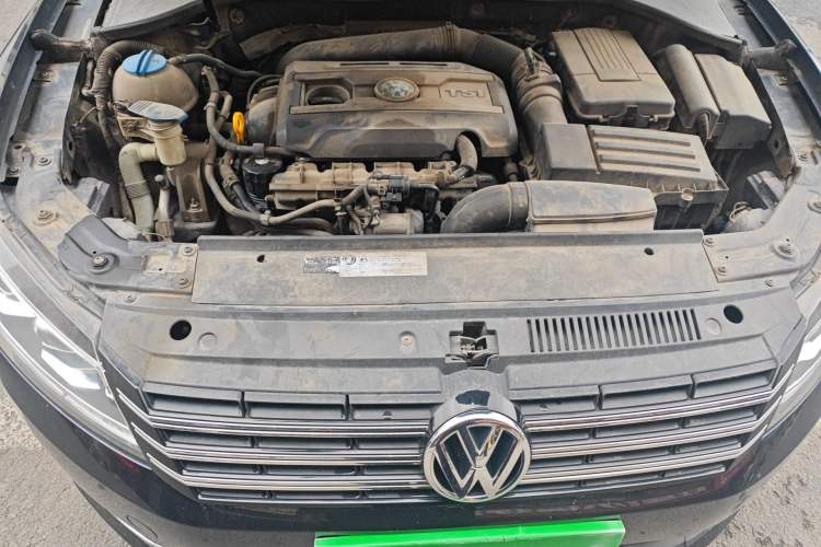 Used Volkswagen Passat 2015 1.8TSI DSG Prestige Edition Engine Bay