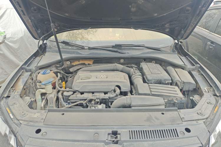Used Volkswagen Passat 2015 1.8TSI DSG Prestige Edition Engine Bay