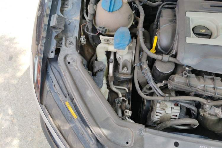 Used Volkswagen Passat 2015 1.8TSI Automatic Prestige Edition Engine Bay Right