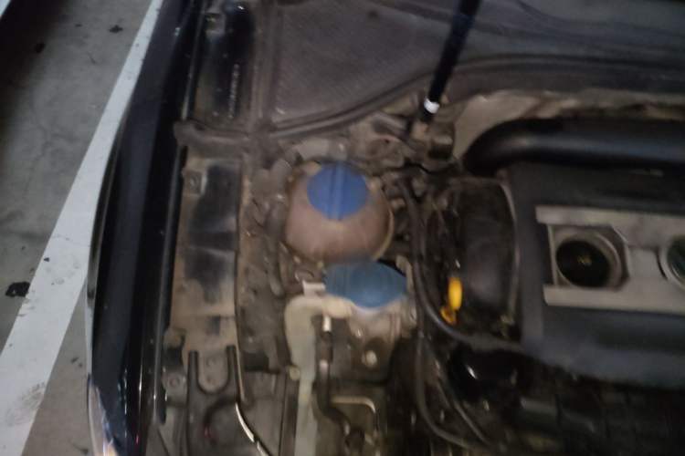 Used Volkswagen Passat 2015 1.8TSI DSG Prestige Edition Engine Bay Right