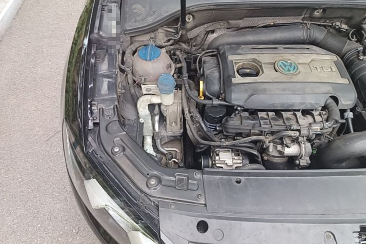 Used Volkswagen Passat 2015 1.8TSI Automatic Prestige Edition Engine Bay Right