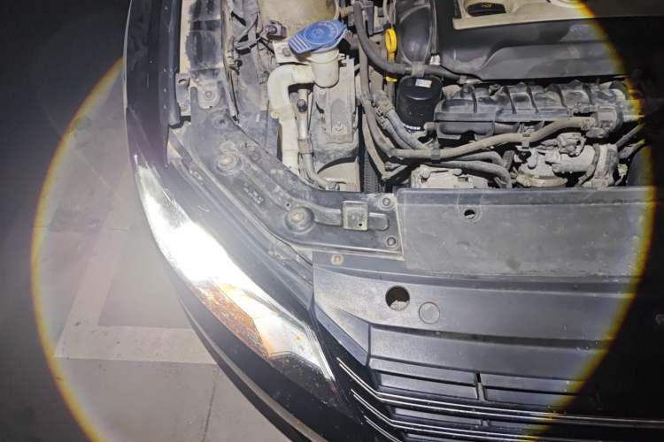 Used Volkswagen Passat 2015 1.8TSI Automatic Prestige Edition Engine Bay Right