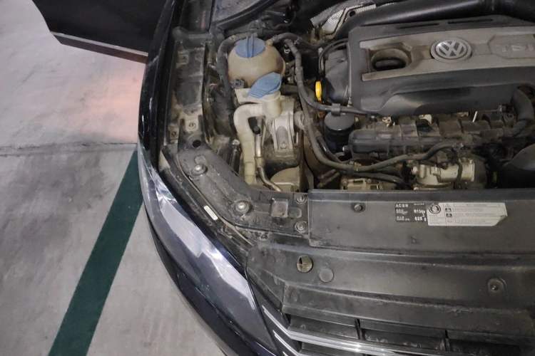 Used Volkswagen Passat 2015 2.0 TSI DSG Prestige Edition Engine Bay Right
