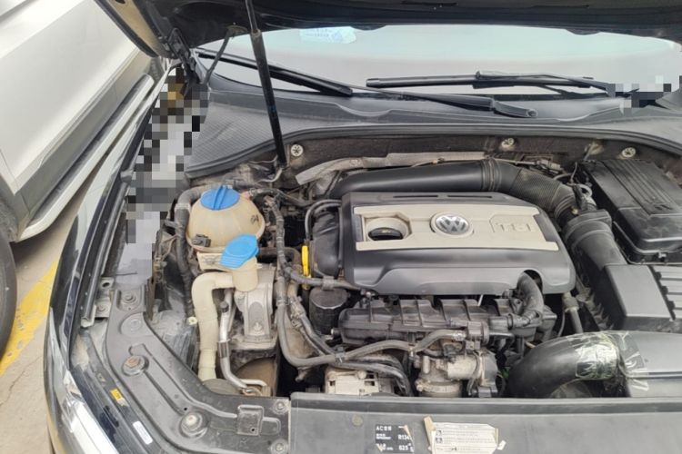 Used Volkswagen Passat 2015 1.8TSI DSG Prestige Edition Engine Bay Right