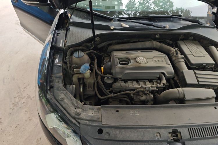 Used Volkswagen Passat 2015 1.8TSI DSG Prestige Edition Engine Bay Right