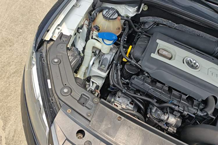 Used Volkswagen Passat 2015 2.0 TSI DSG Prestige Edition Engine Bay Right