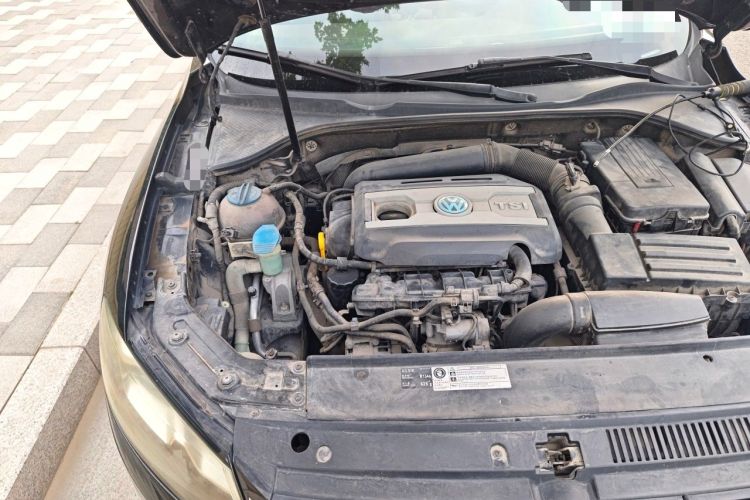 Used Volkswagen Passat 2015 1.8TSI DSG Prestige Edition Engine Bay Right