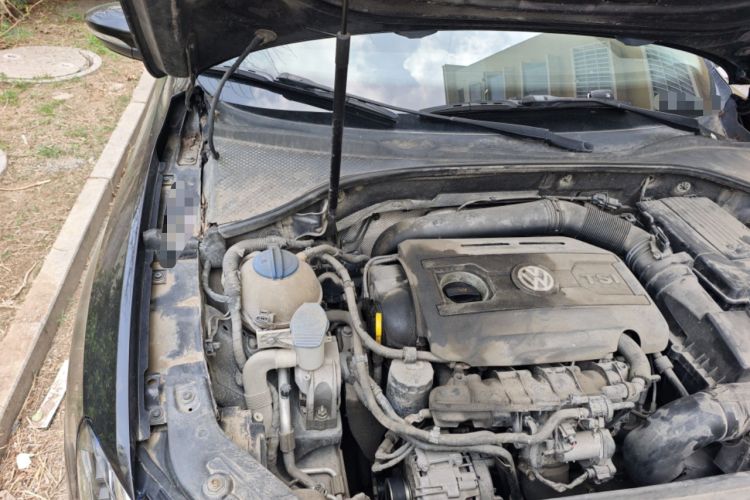Used Volkswagen Passat 2015 1.8TSI DSG Prestige Edition Engine Bay Right