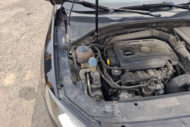 Used Volkswagen Passat 2015 1.8TSI DSG Prestige Edition Engine Bay Right