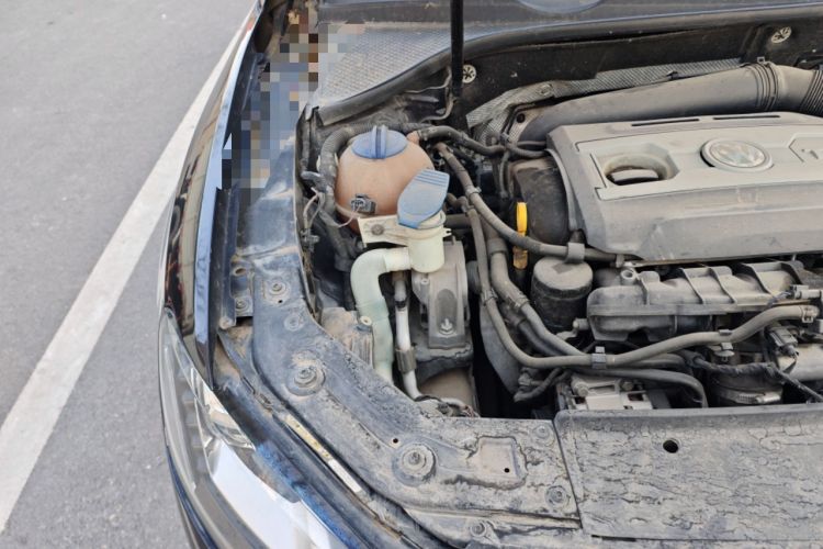 Used Volkswagen Passat 2015 1.8TSI DSG Prestige Edition Engine Bay Right