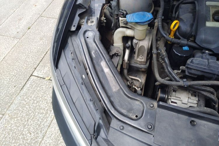 Used Volkswagen Passat 2015 1.8TSI DSG Luxury Edition Engine Bay Right