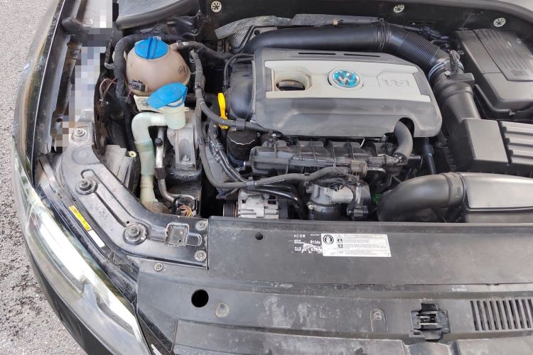 Used Volkswagen Passat 2015 1.8TSI DSG Prestige Edition Engine Bay Right