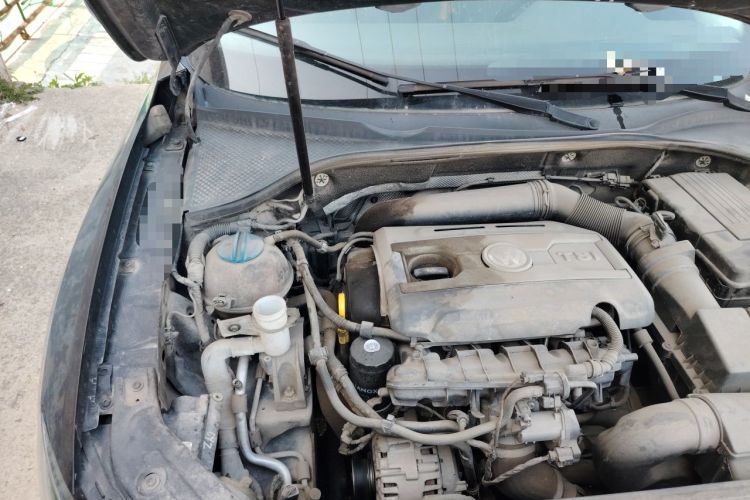Used Volkswagen Passat 2015 1.8TSI DSG Prestige Edition Engine Bay Right