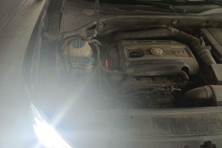 Used Volkswagen Passat 2015 1.8TSI DSG Prestige Edition Engine Bay Right