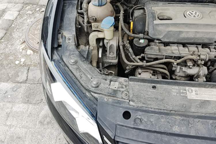Used Volkswagen Passat 2015 1.8TSI DSG Prestige Edition Engine Bay Right