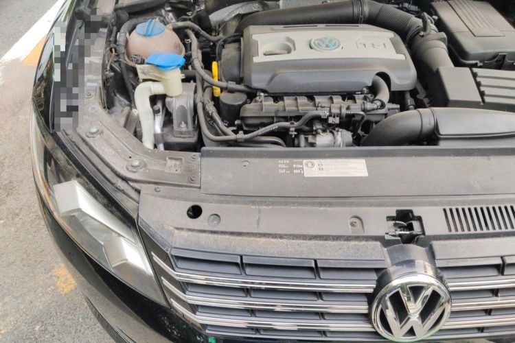 Used Volkswagen Passat 2015 1.8TSI DSG Prestige Edition Engine Bay Right
