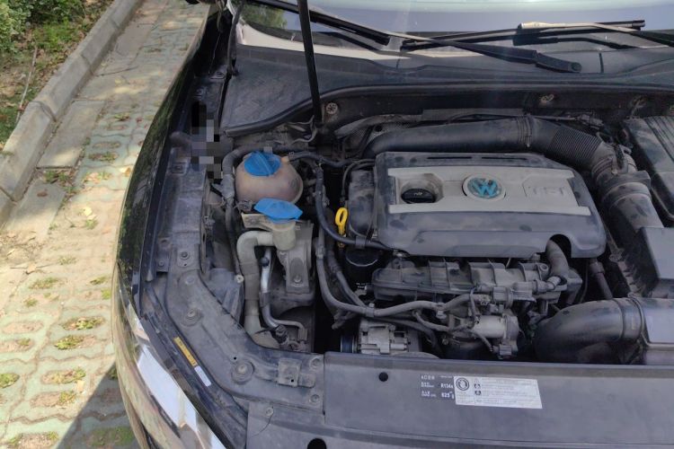 Used Volkswagen Passat 2015 1.8TSI DSG Prestige Edition Engine Bay Right