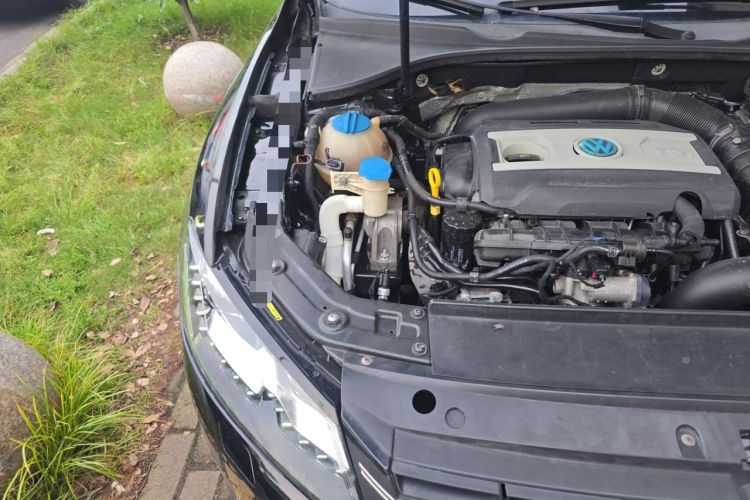 Used Volkswagen Passat 2015 1.8TSI DSG Prestige Edition Engine Bay Right