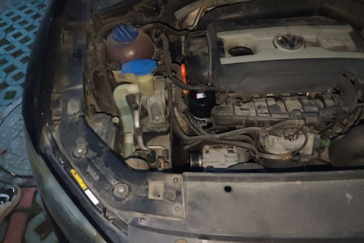 Used Volkswagen Passat 2015 1.8TSI DSG Prestige Edition Engine Bay Right