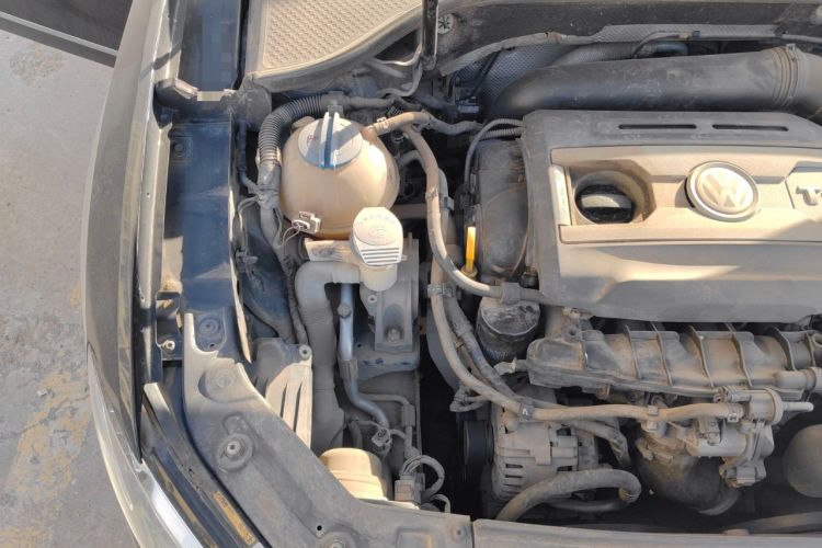 Used Volkswagen Passat 2015 1.8TSI DSG Prestige Edition Engine Bay Right