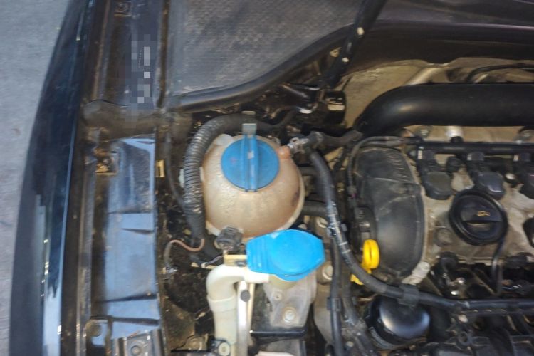 Used Volkswagen Passat 2015 1.8TSI DSG Prestige Edition Engine Bay Right