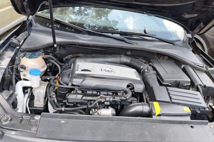 Used Volkswagen Passat 2015 1.8TSI DSG Prestige Edition Engine Bay Right