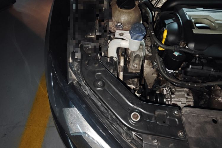 Used Volkswagen Passat 2015 1.8TSI DSG Prestige Edition Engine Bay Right