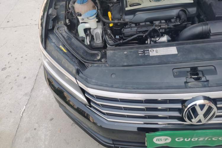Used Volkswagen Passat  Engine Bay Right