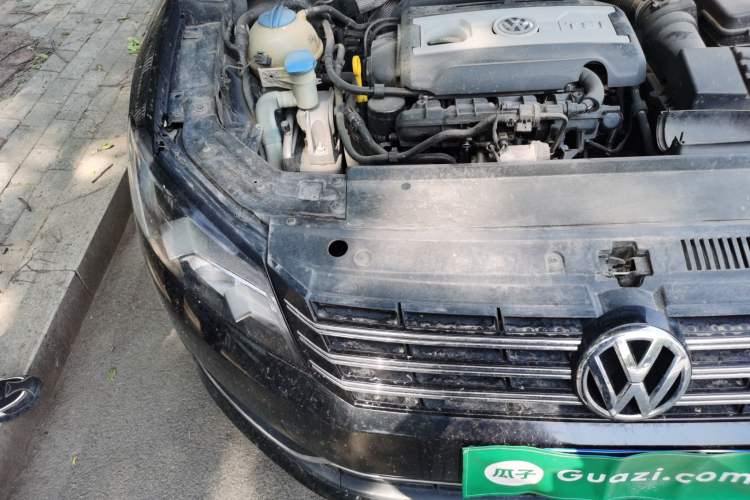 Used Volkswagen Passat 2015 1.8TSI DSG Prestige Edition Engine Bay Right