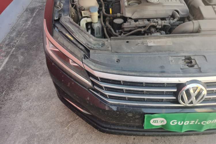 Used Volkswagen Passat 2015 1.8TSI Automatic Prestige Edition Engine Bay Right