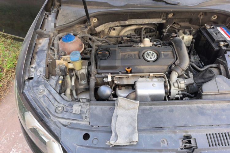 Used Volkswagen Passat 2015 1.4TSI DSG Prestige Edition Engine Bay Right