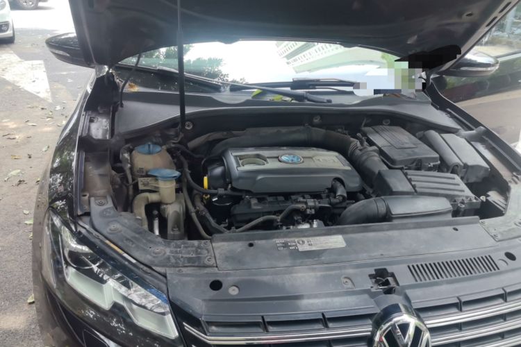 Used Volkswagen Passat 2015 1.8TSI DSG Prestige Edition Engine Bay Right