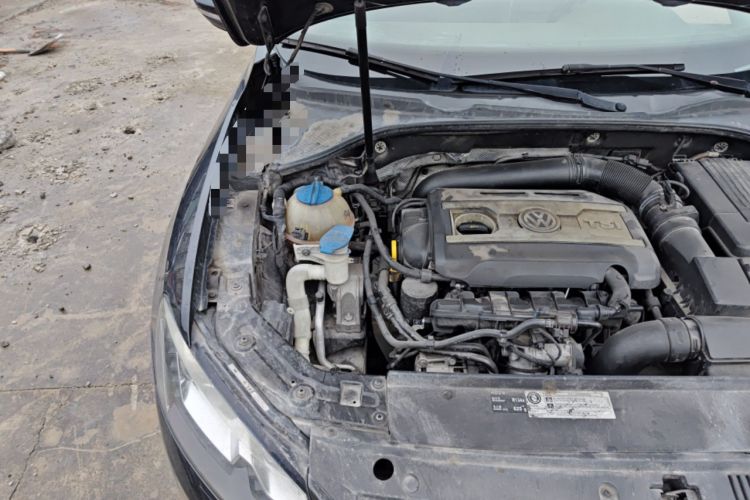 Used Volkswagen Passat 2015 1.8TSI DSG Prestige Edition Engine Bay Right
