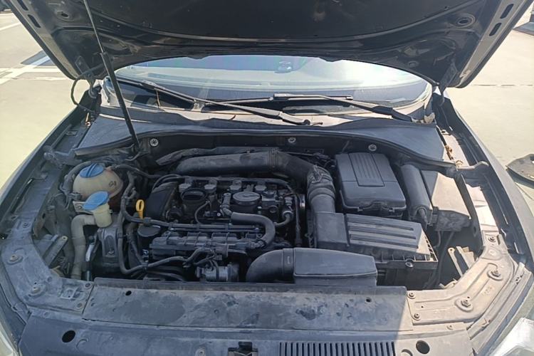 Used Volkswagen Passat 2015 1.8TSI DSG Prestige Edition Engine Bay