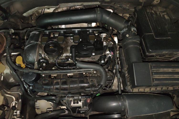Used Volkswagen Passat 2015 1.8TSI DSG Prestige Edition Engine Bay