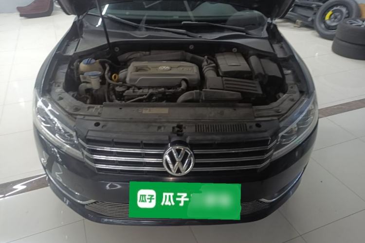Used Volkswagen Passat 2015 1.8TSI DSG Prestige Edition Engine Bay