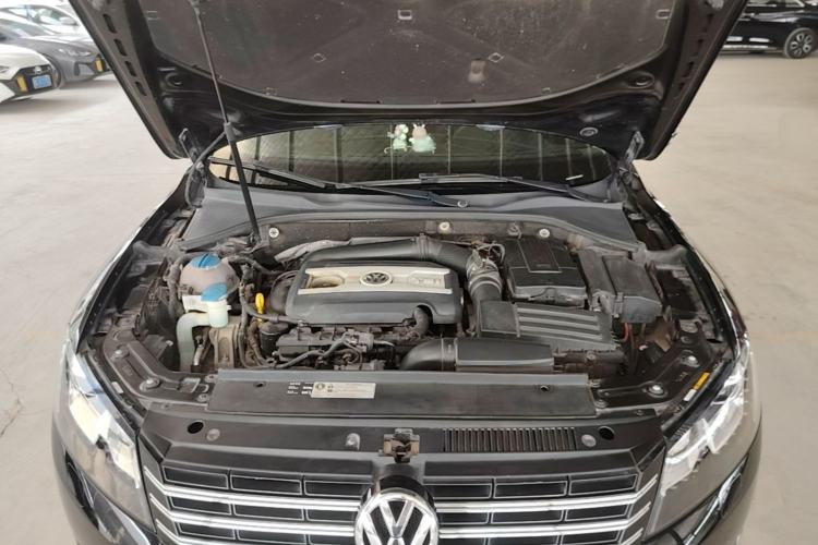 Used Volkswagen Passat 2015 1.8TSI DSG Prestige Edition Engine Bay