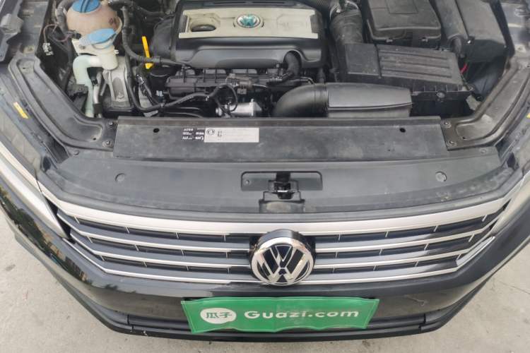 Used Volkswagen Passat  Engine Bay