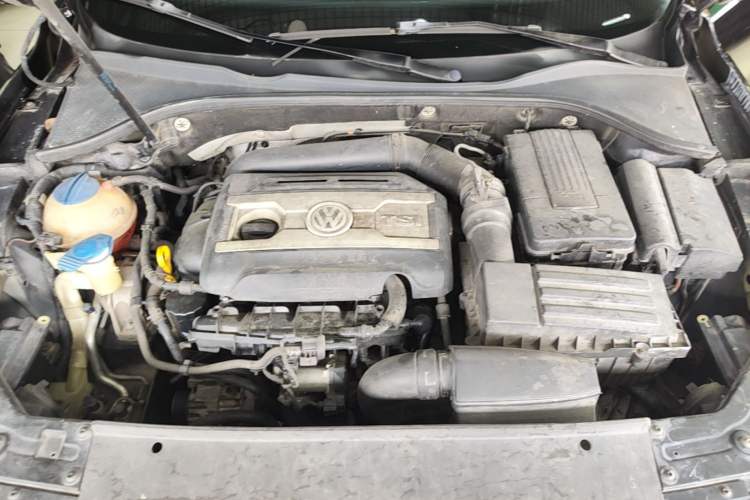 Used Volkswagen Passat 2015 1.8TSI DSG Prestige Edition Engine Bay