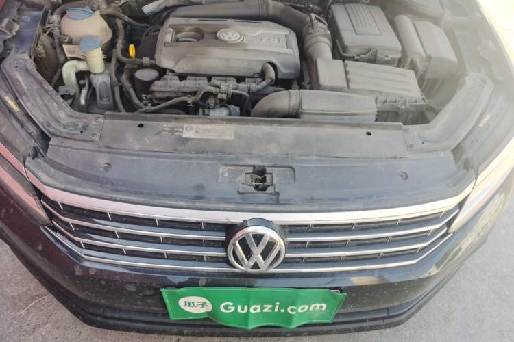 Used Volkswagen Passat 2015 1.8TSI Automatic Prestige Edition Engine Bay