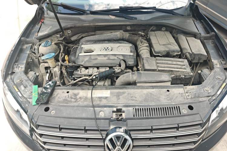 Used Volkswagen Passat 2015 1.8TSI DSG Prestige Edition Engine Bay