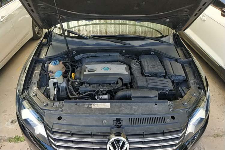Used Volkswagen Passat 2015 1.8TSI DSG Prestige Edition Engine Bay