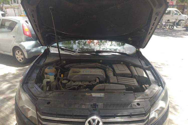 Used Volkswagen Passat 2015 1.8TSI DSG Prestige Edition Engine Bay